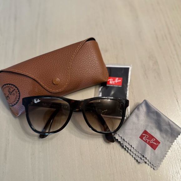 Rayban Sunglasses 4184 - Picture 11 of 11